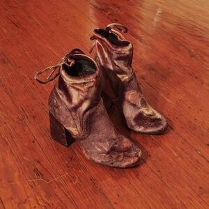 A New Day Floral Velvet Brown Boots Sz 6